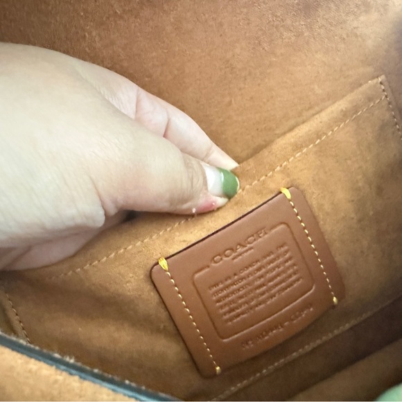 NWT Coach Klare Crossbody Bag in a black, crocodile-embossed leather - Picture 5 of 6